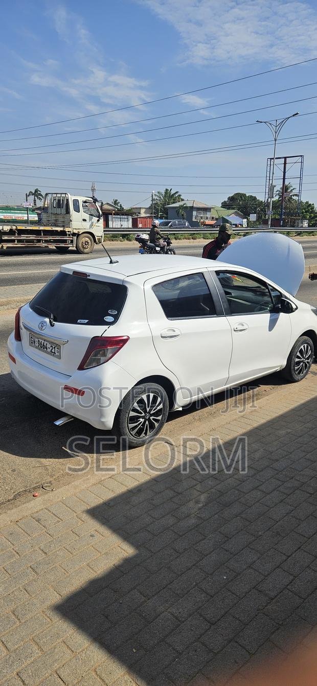 Toyota Vitz 1.3 FWD 3dr 2012 White