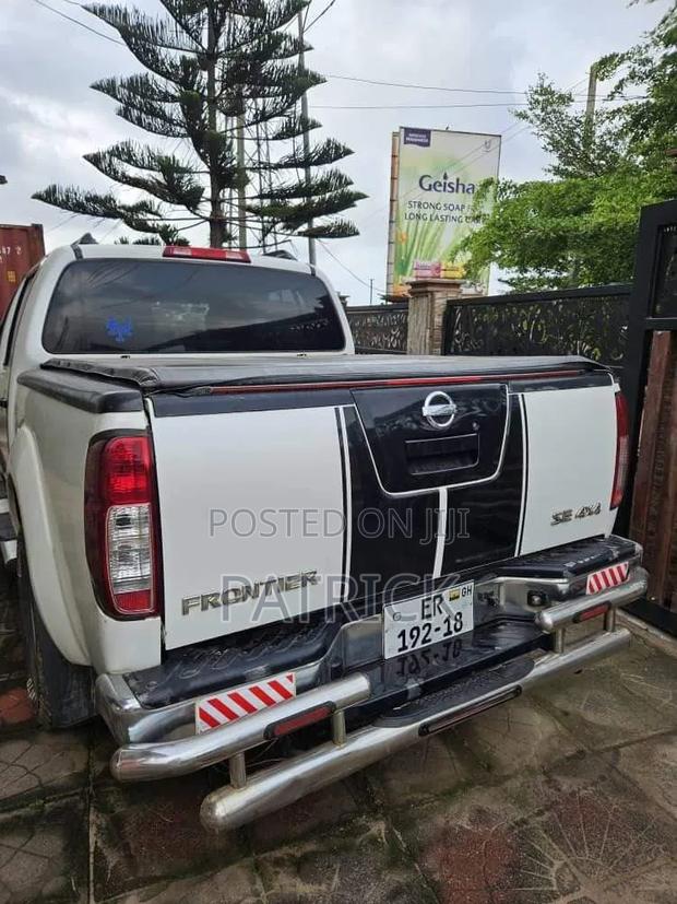 Nissan Frontier Crew Cab SE 4x4 2010 White