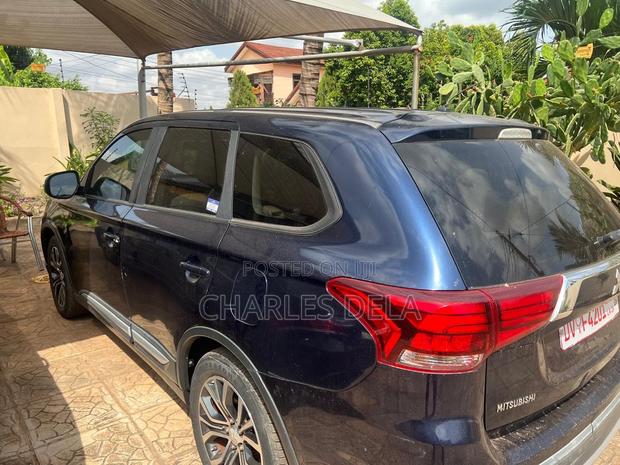 Mitsubishi Outlander SE AWC 2018 Blue