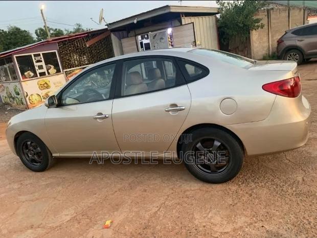 Hyundai Elantra GLS 2010 Gold