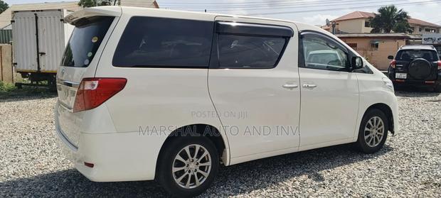 Toyota Alphard 2.4 Petrol FWD 2013 White