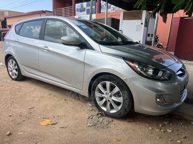 Hyundai Accent GS 4dr Hatchback (1.6L 4cyl 6M) 2015 Gray