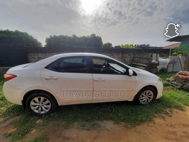 Toyota Corolla 2016 White