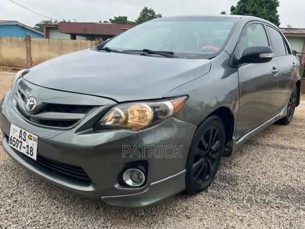 Toyota Corolla S 4dr Sedan (1.8L 4cyl 4A) 2011 Gray