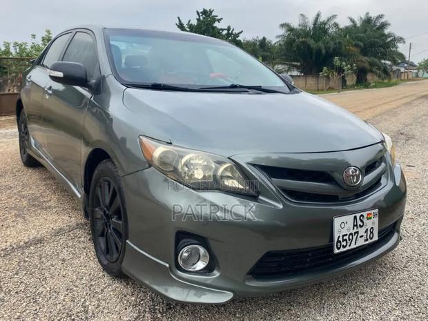Toyota Corolla S 4dr Sedan (1.8L 4cyl 4A) 2011 Gray