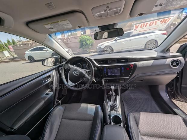 Toyota Corolla SE (1.8L 4cyl 2A) 2019 Black
