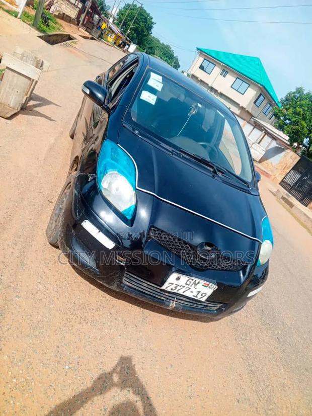 Toyota Vitz 2010 Black