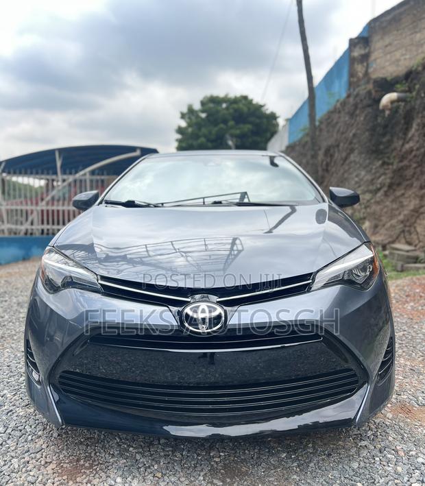 Toyota Corolla LE 4dr Sedan (1.8L 4cyl CVT) 2017 Gray