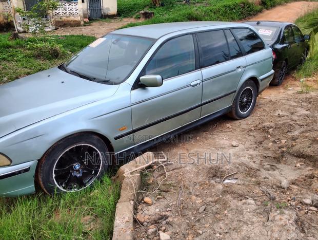 BMW 525i 2002 Green