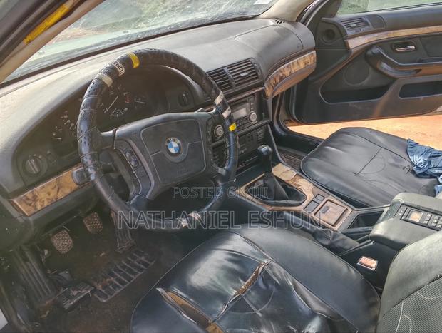 BMW 525i 2002 Green