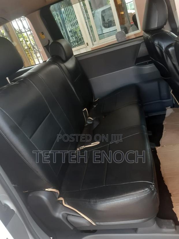 Toyota Voxy 2009 Beige