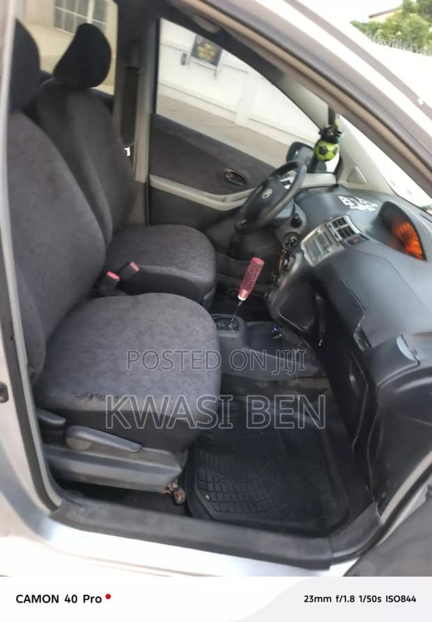 Toyota Vitz 2010 Gray