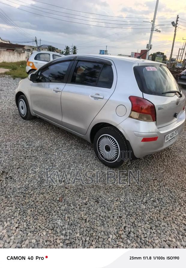 Toyota Vitz 2010 Gray