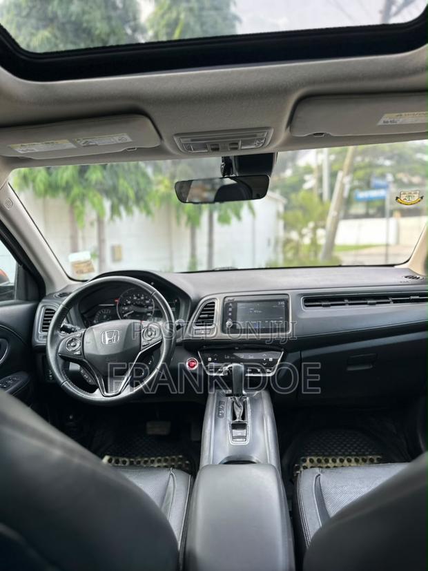 Honda HR-V Touring AWD 2019 Orange