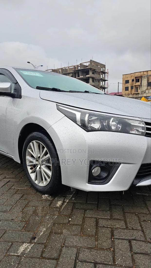 Toyota Corolla Altis 2017 Silver