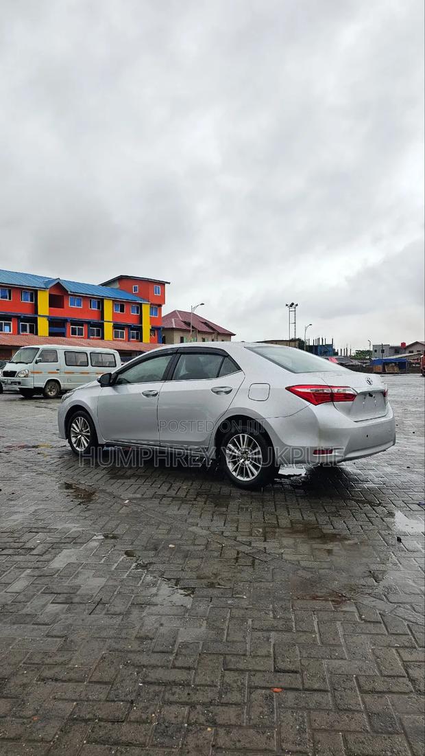 Toyota Corolla Altis 2017 Silver