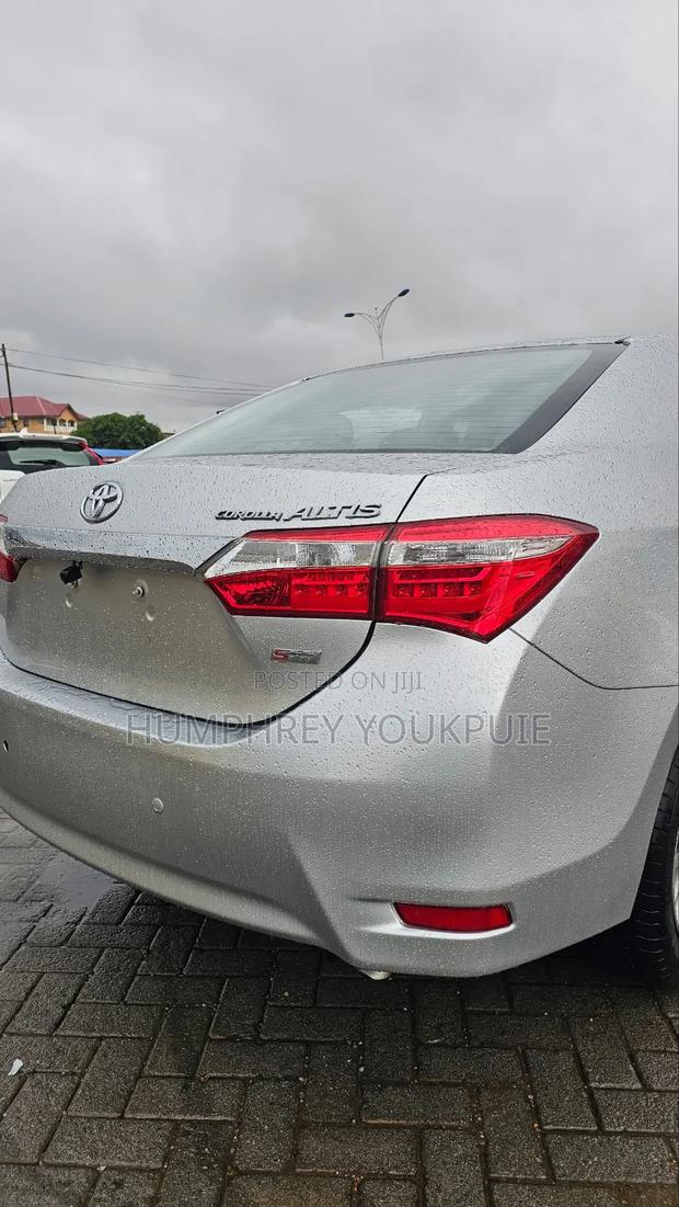 Toyota Corolla Altis 2017 Silver