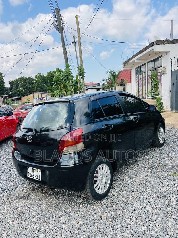 Toyota Vitz 2010 Black