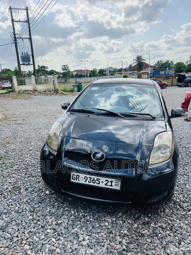 Toyota Vitz 2010 Black