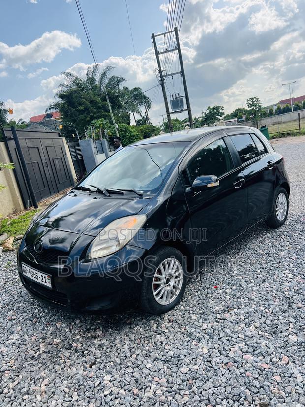 Toyota Vitz 2010 Black