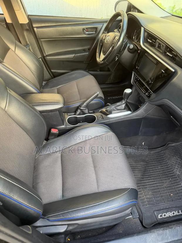 Toyota Corolla SE Special Edition 4dr Sedan (1.8L 4cyl CVT) 2017 Black