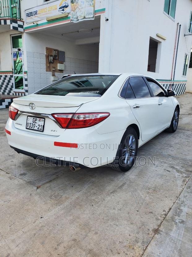 Toyota Camry SE 4dr Sedan (2.5L 4cyl 6A) 2015 White