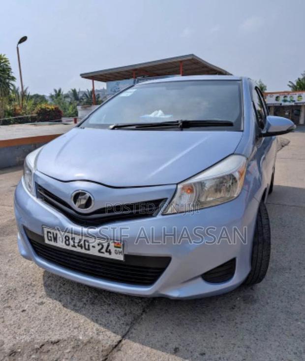 Toyota Vitz 1.3 AWD 5dr 2013 Blue