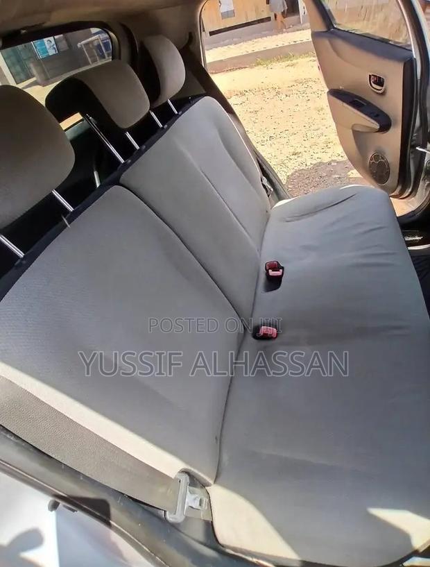 Toyota Vitz 1.3 AWD 5dr 2013 Blue