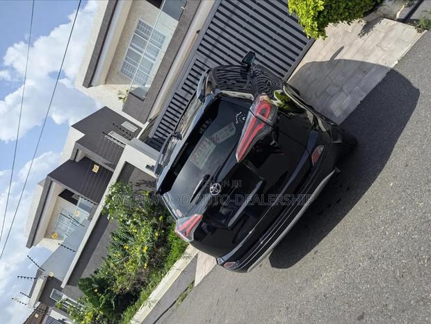 Toyota RAV4 SE 4dr SUV (2.5L 4cyl 6A) 2018 Black