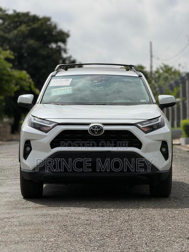 Toyota RAV4 2023 White