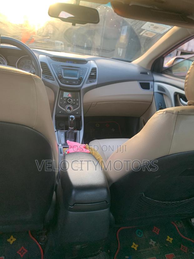 Hyundai Elantra Limited 4dr Sedan (1.8L 4cyl 6A) 2015 Red