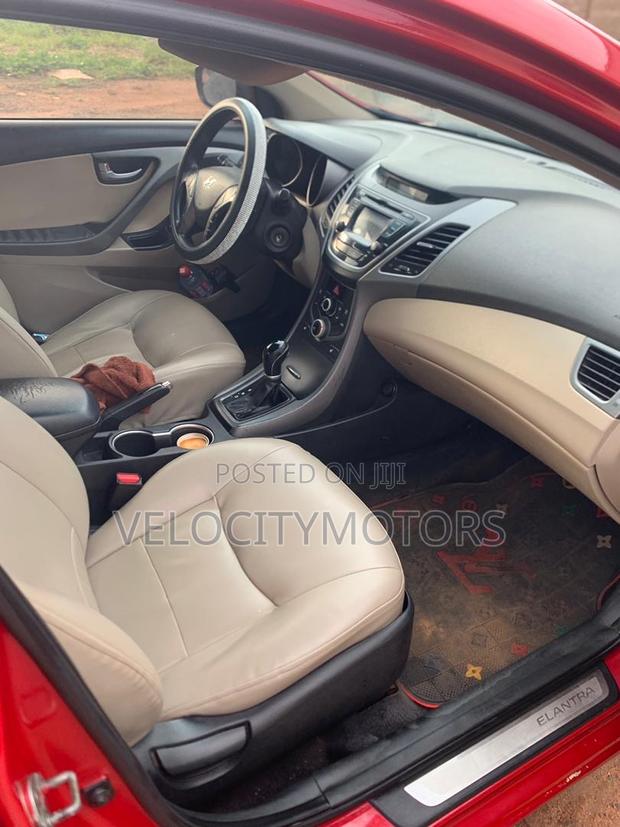 Hyundai Elantra Limited 4dr Sedan (1.8L 4cyl 6A) 2015 Red