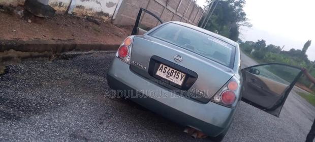 Nissan Altima 2002