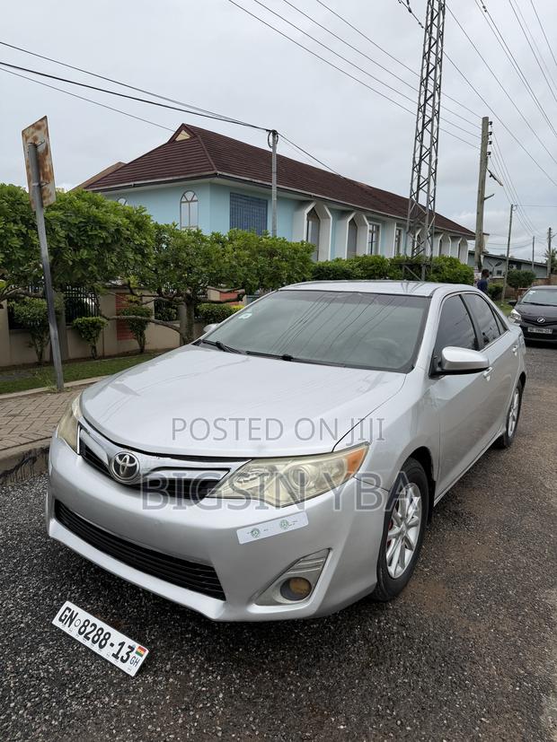 Toyota Camry LE 4dr Sedan (2.5L 4cyl 6A) 2012 Silver