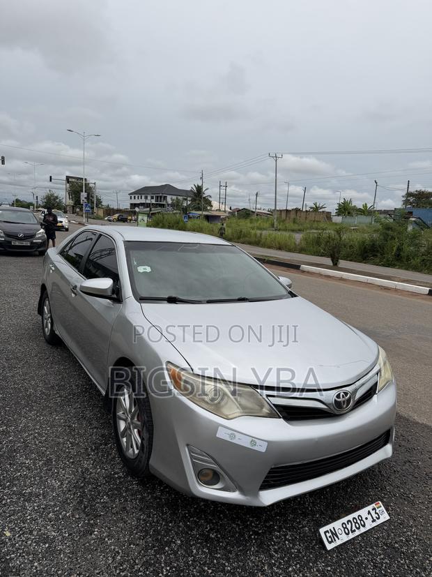Toyota Camry LE 4dr Sedan (2.5L 4cyl 6A) 2012 Silver