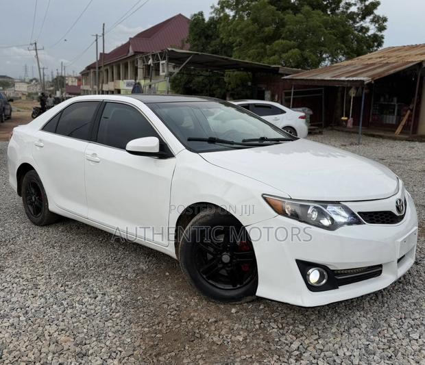 Toyota Camry 2014 White