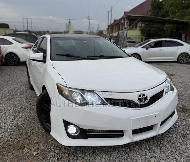 Toyota Camry 2014 White
