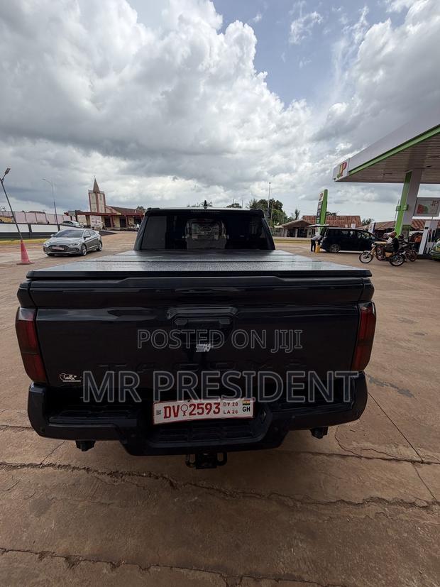 Toyota Tacoma SR5 Access Cab 6' Bed AT 2024 Black