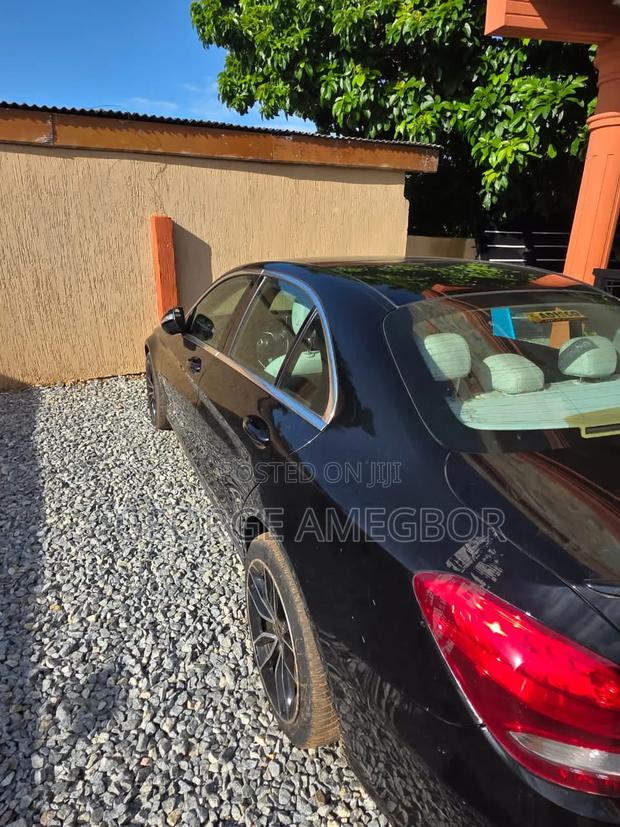 Mercedes-Benz C300 2016 Black