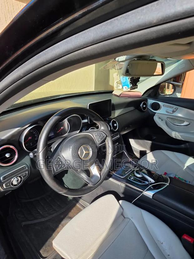 Mercedes-Benz C300 2016 Black