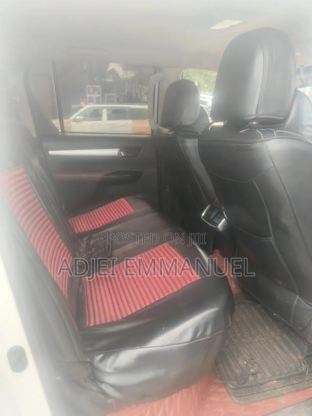 Toyota Hilux 2018 White