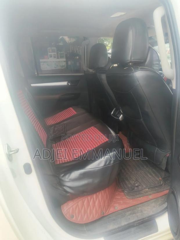 Toyota Hilux 2018 White