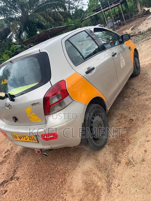 Toyota Yaris 2012 Silver