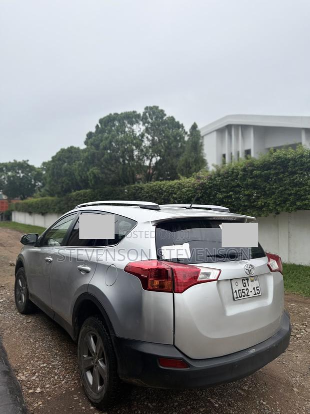 Toyota RAV4 XLE 4dr SUV AWD (2.5L 4cyl 6A) 2015 Silver