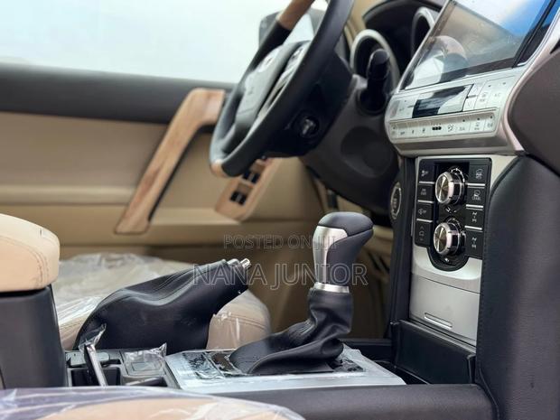 Toyota Land Cruiser Prado 2015 Brown