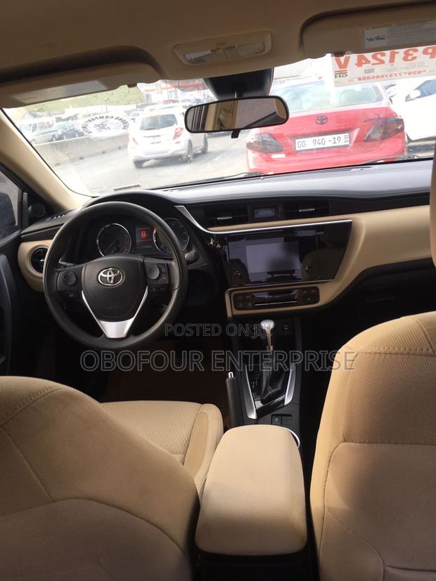 Toyota Corolla LE Eco (1.8L 4cyl 2A) 2019 Black