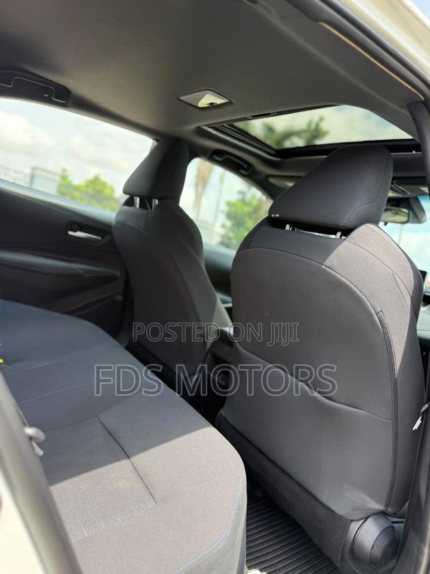 Toyota Corolla SE 2021 White