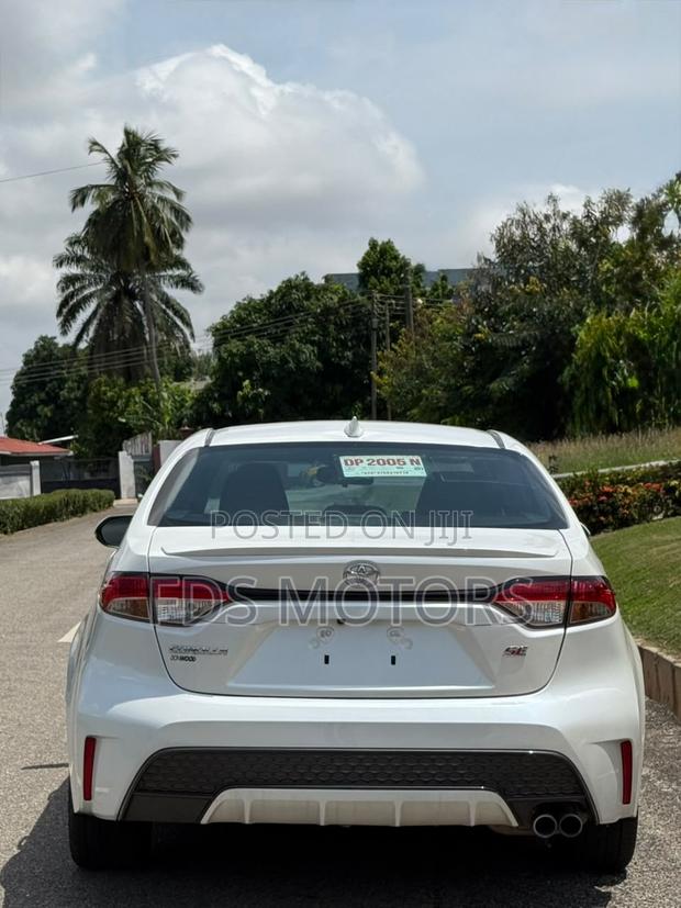 Toyota Corolla SE 2021 White