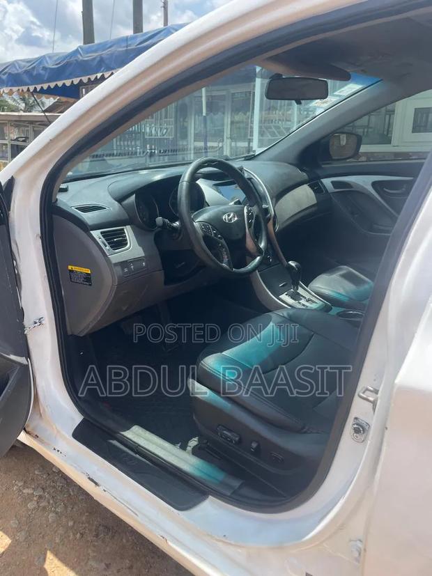 Hyundai Elantra Limited Sedan FWD (1.8L 4cyl 6A) 2013 White