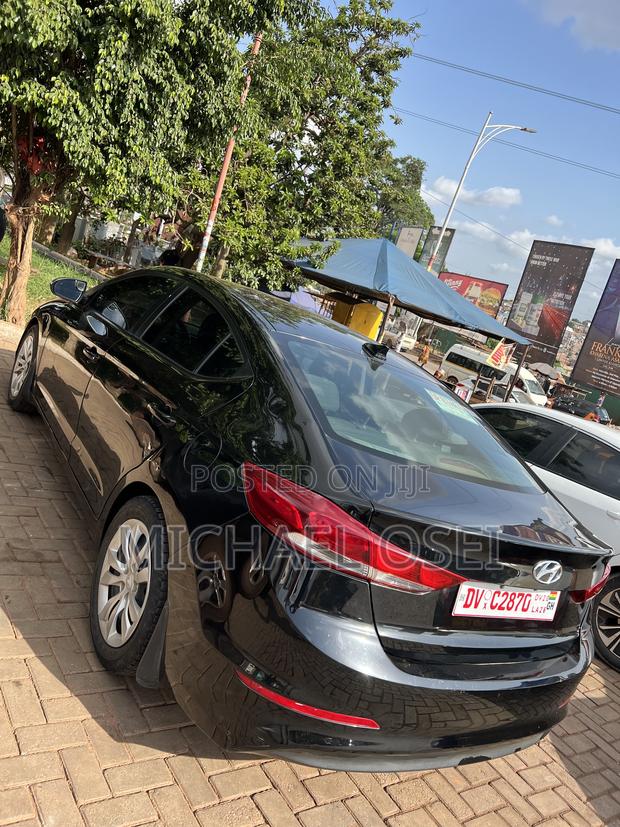 Hyundai Elantra 2018 Black
